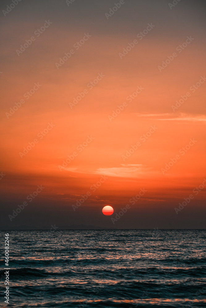tramonto mare rosso sole 