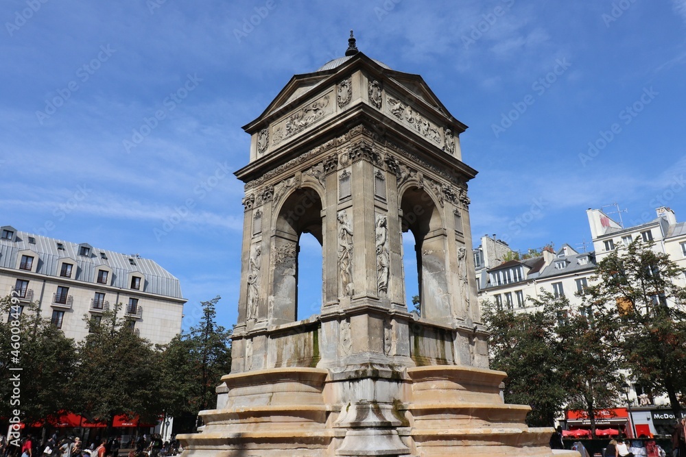 La fontaine des innocents aussi appelée fontaine des nymphes, construite au 16eme siecle, ville de Paris, Ile de France, France