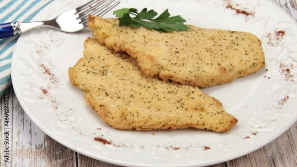 filet de poisson meunière dans une assiette filet de poisson meunière dans une assiette