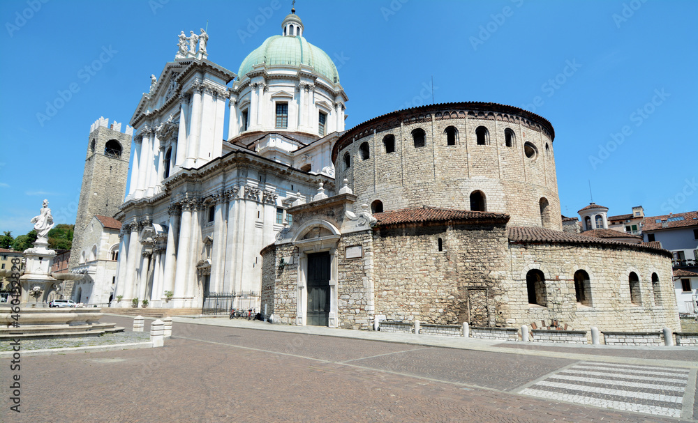 Brescia is a beautiful Lombard city where the cathedral is the Cathedral of Santa Maria Assunta on Paolo VI pope square near  the Broletto palace with its ancient tower.