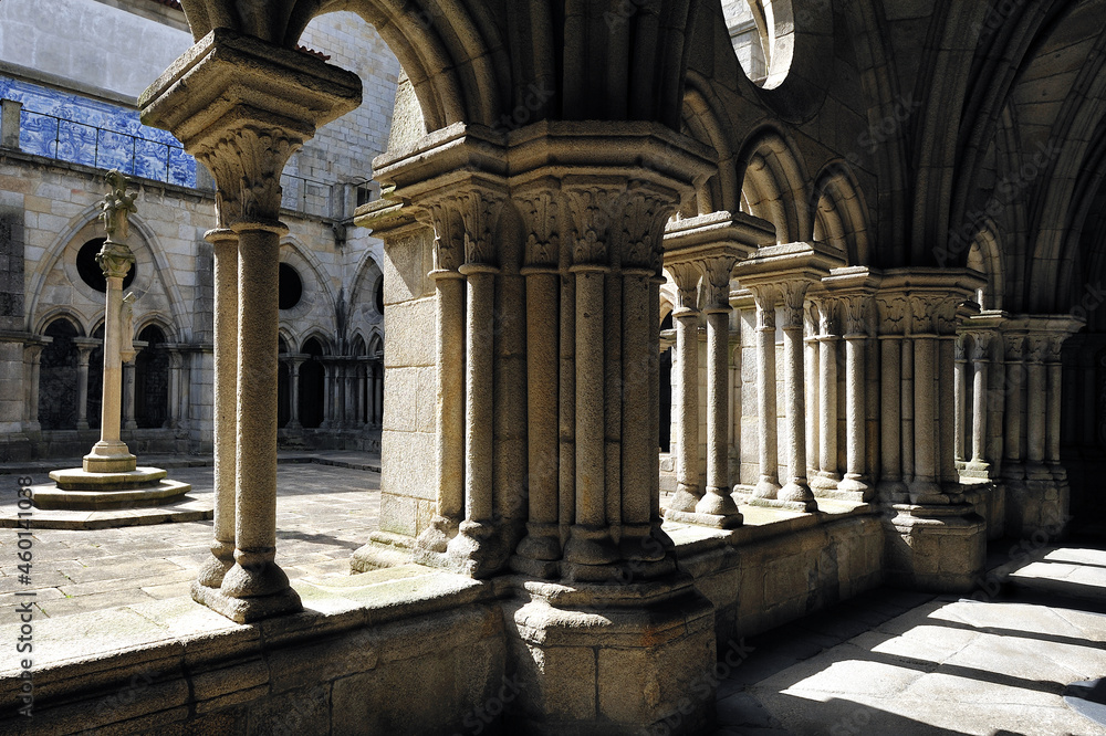 Obraz premium gallery of Se Cathedral (Porto, Portugal)