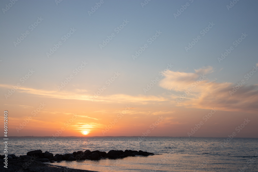 Obraz premium sunset over the sea