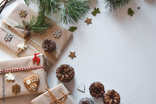 Boże Narodzenie, kartka świąteczna, prezenty i dekoracje świąteczne. Christmas decorations, get a gift. 