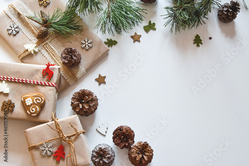 Boże Narodzenie, kartka świąteczna, prezenty i dekoracje świąteczne. Christmas decorations, get a gift.   © Anita