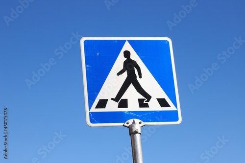 Obraz na plátně Pedestrian crossing sign