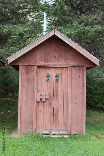 old wooden shed © Marcel Doré