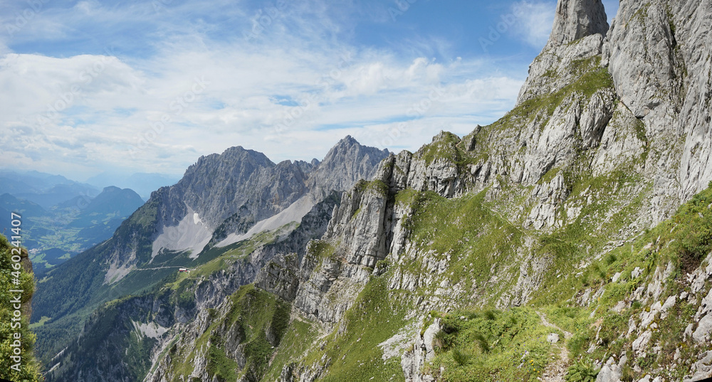 Obraz premium Wanderung zum Kleinen Törl im Wilden Kaiser
