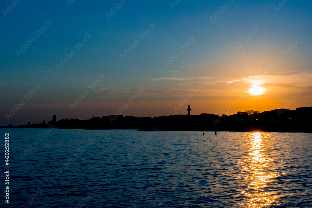 Naklejka premium Sonnenuntergang an der Adria, Lido di Jesolo