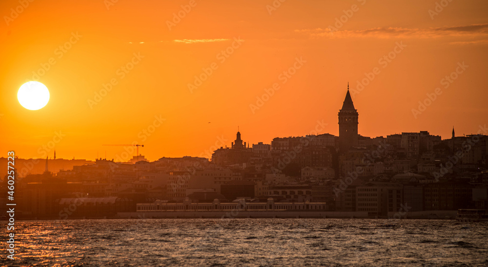 Fototapeta premium ıstanbul bosphours galata tower istanbul sunset