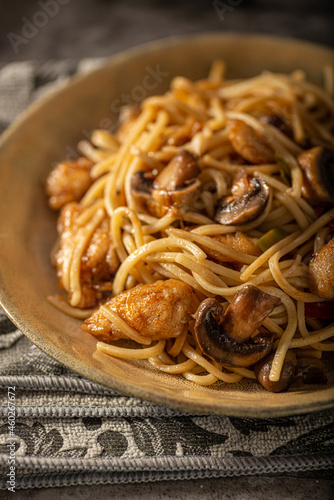 Chinese noodles with chicken