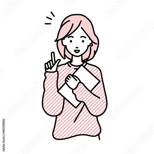 立って書類を手に持って何かひらめいたリモートワークの女性
