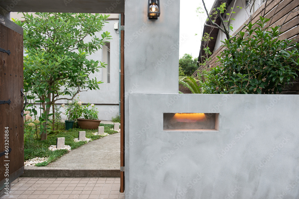 家のエントランス 門 玄関アプローチ Stock Photo Adobe Stock