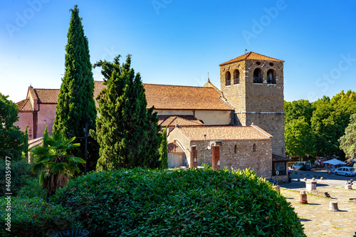 Cattedrale di San Giusto Martire cathedral garden photo