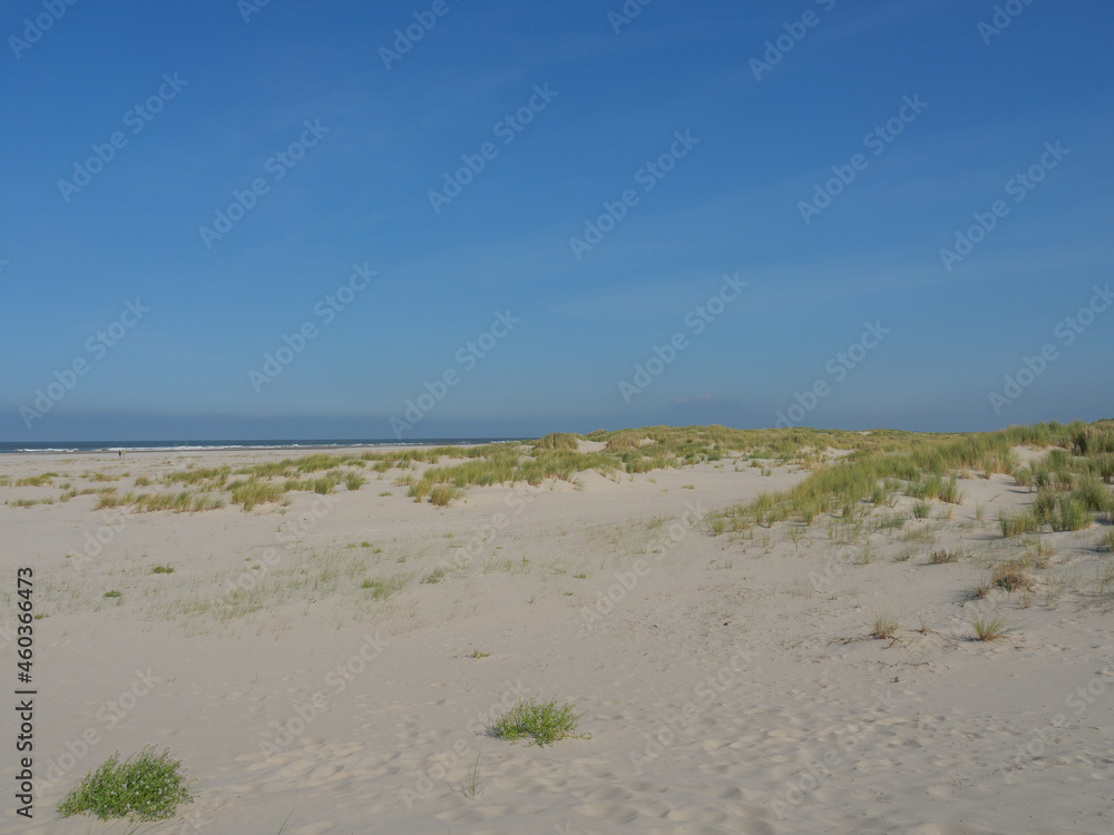 Strand und Dünen auf der Nordseeinsel Juist Strand und Dünen auf der Nordseeinsel Juist