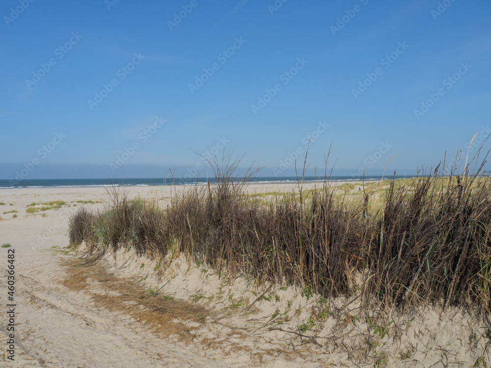 Strand und Dünen auf der Nordseeinsel Juist Strand und Dünen auf der Nordseeinsel Juist