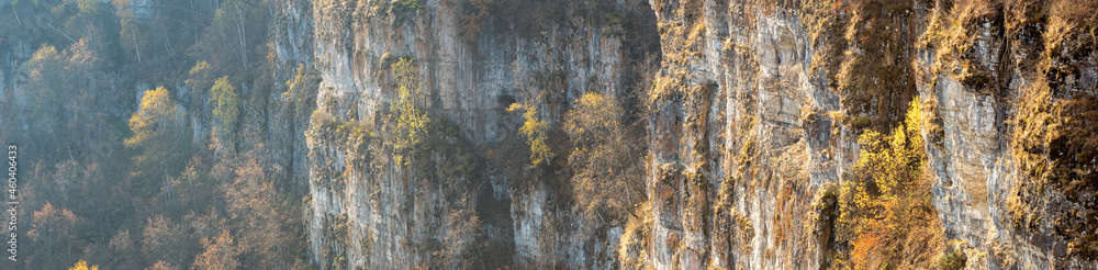 Obraz premium Ayskie pritesy - a natural attraction of the southern Urals in autumn, Russia