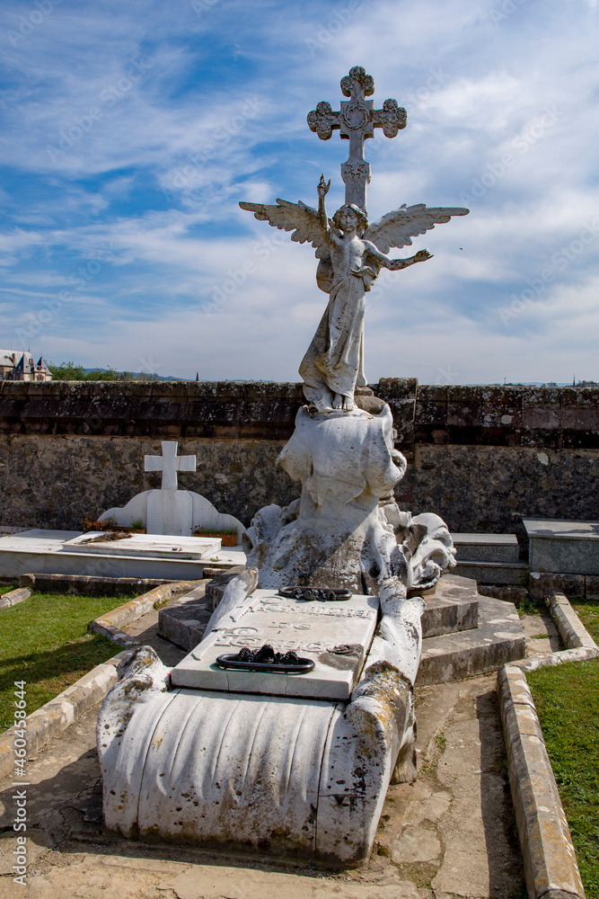 Obraz premium Cementerio, Comillas, Cantabria, España