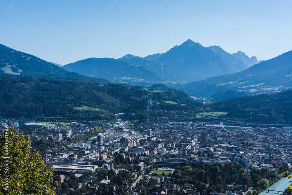 Blick auf Innsbruck von  Nordkette, Berge