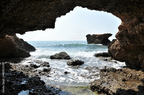 Agujero natural en la Cala de la Foradada