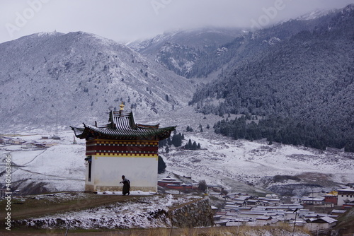 Wallpaper Mural チベット甘粛省・郎木寺の巡礼 Torontodigital.ca