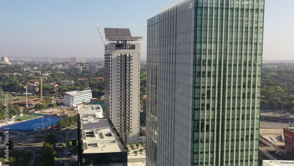Le nuove torri Eurosky e Euroma 2 nel moderno quartire Eur di Roma.
Vista aerea del moderno quartiere Eur a sud di Roma. Le nuove torri Eurosky e Euroma 2 nel moderno quartire Eur di Roma.
Vista aerea del moderno quartiere Eur a sud di Roma.