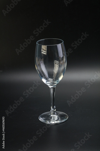 Empty glass for vine or water