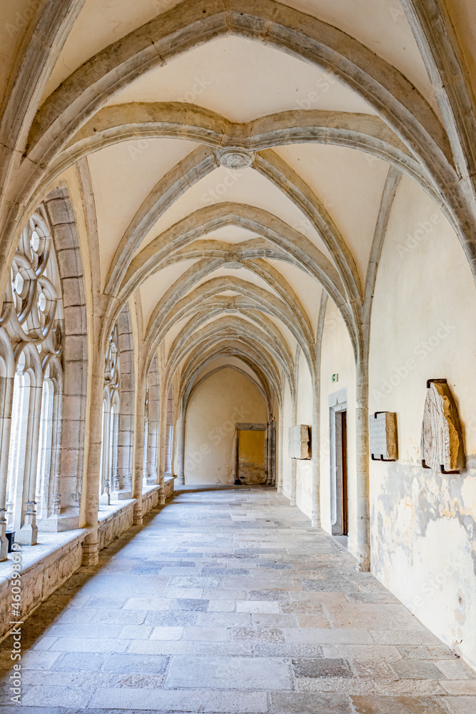 Cloitre de l'Abbaye Notre-Dame d'Ambronay