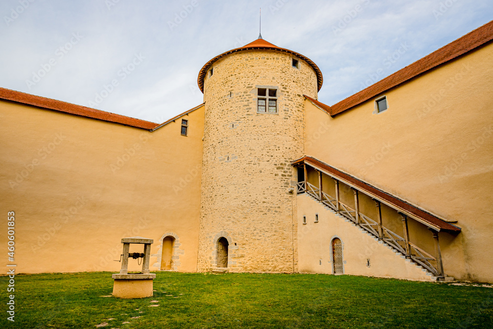 Cour intérieur du Château des Allymes