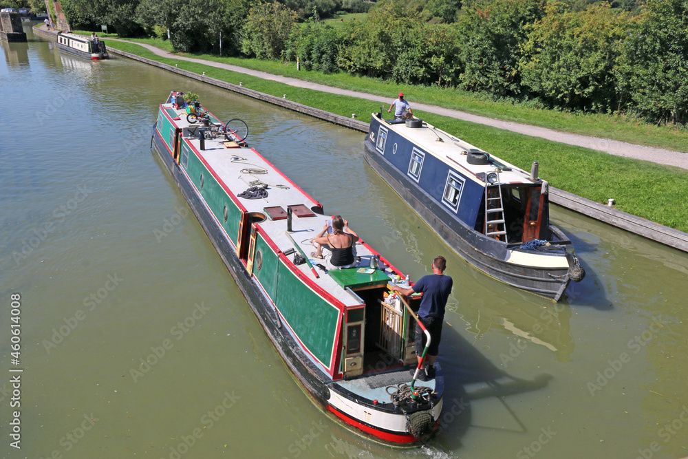 Naklejka premium Narrow boats on the Kennet and Avon Canal