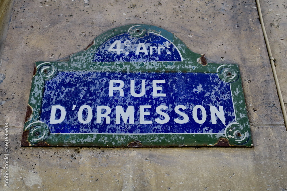 Fototapeta premium Rue d'Ormesson. Plaque de nom de rue. Paris.