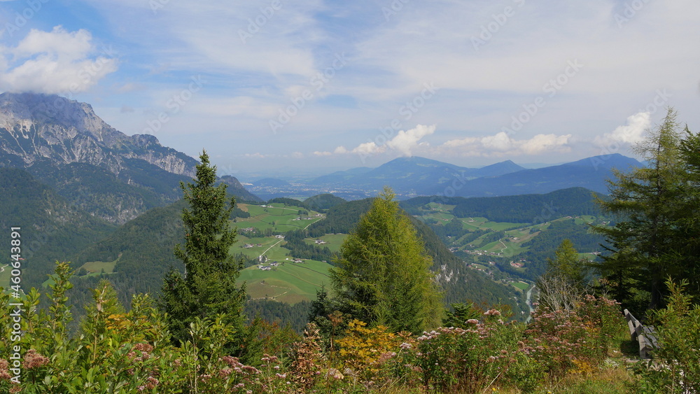 Blick von der Kneifelspitze Richtung Salzburg mit Berchtesgadener Ache