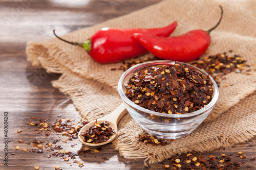 фотографія Crushed red cayenne pepper, dried chili and seeds