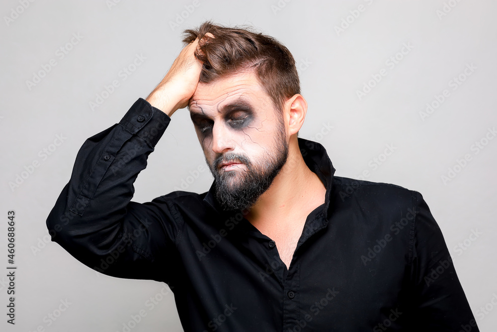 halloween and makeup for a bearded man who tears the hair on his head halloween and makeup for a bearded man who tears the hair on his head