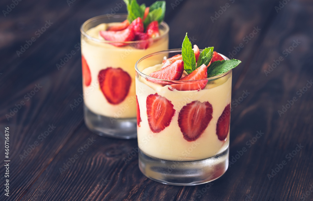 Mango custard with fresh strawberry Mango custard with fresh strawberry