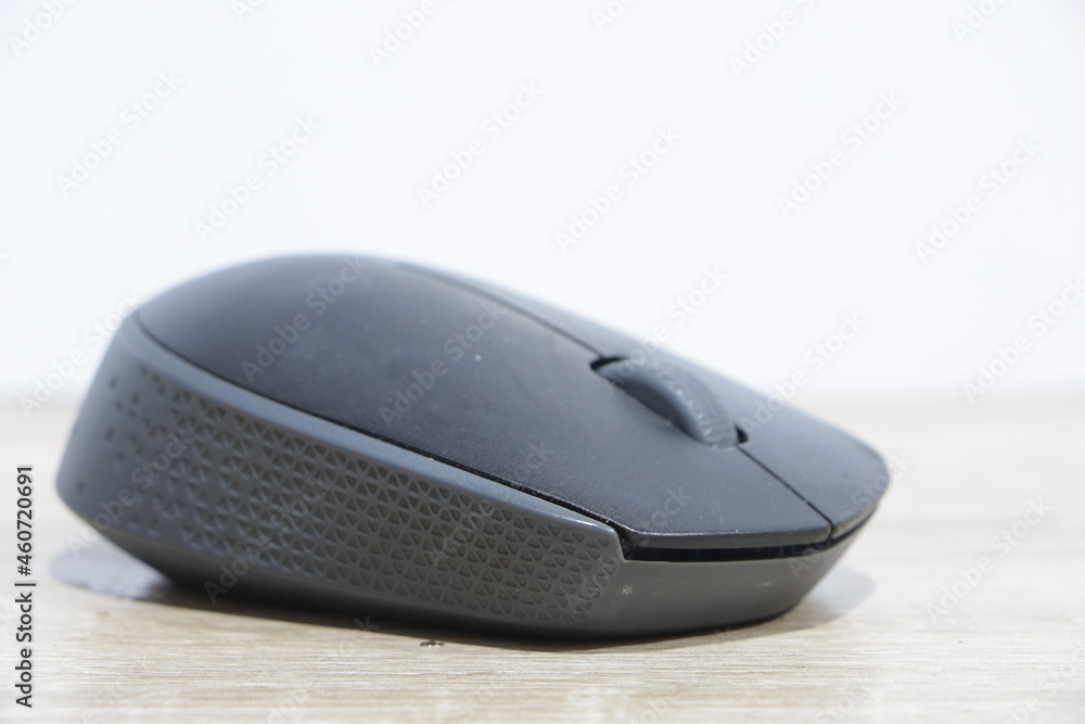 black computer mouse on white background black computer mouse on white background