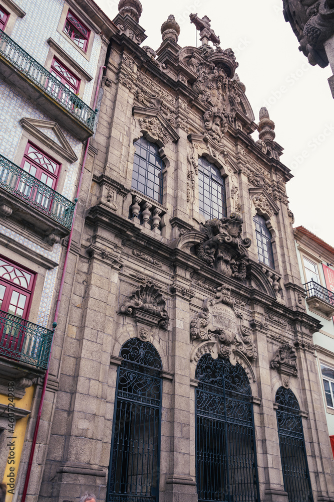 Obraz premium a beautiful old church building