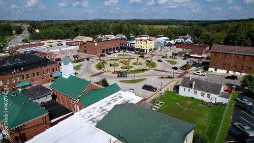 aerial fast zoom into hodgenville kentucky in 4k, captured in 5.4 k photo