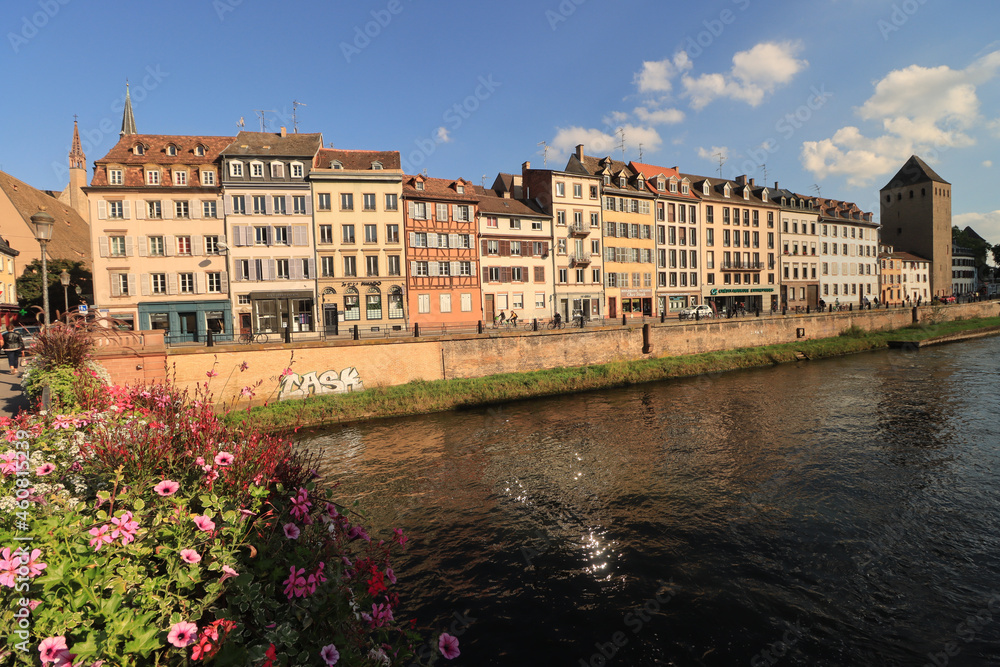 Straßburger Altstadtufer am Quai Turckheim