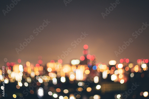 夜の街のボケた写真