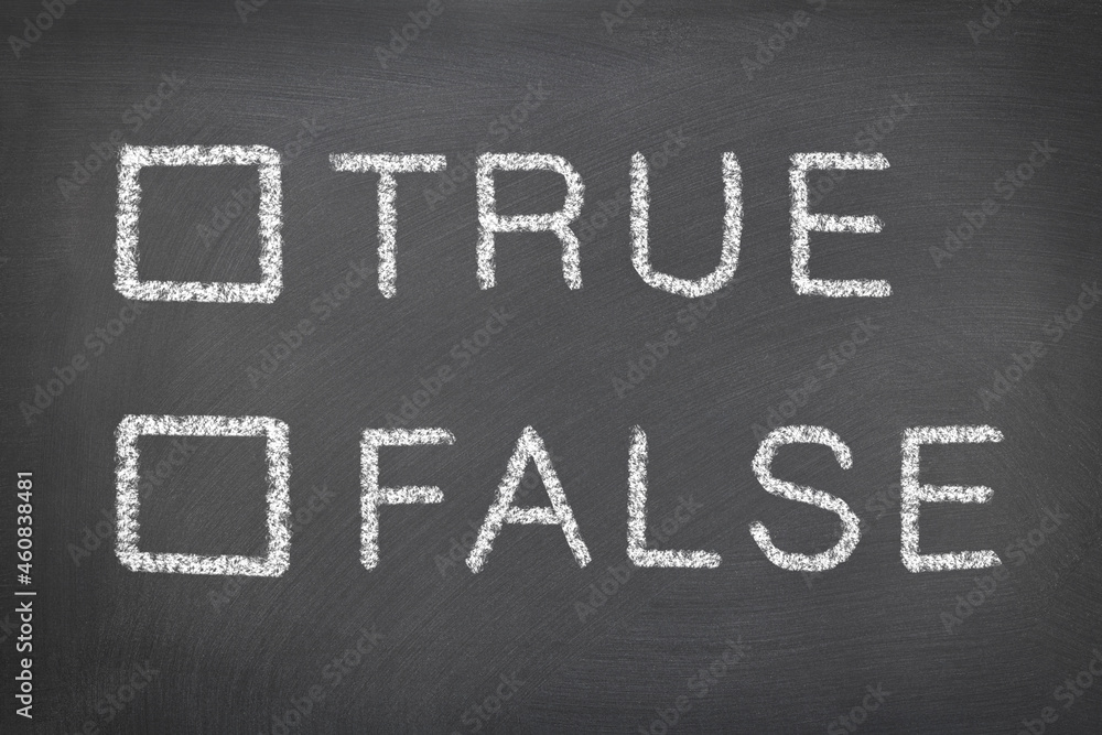 Obraz premium True and false on a chalkboard