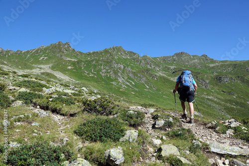 Wanderer am Riedkopf bei Gargellen photo