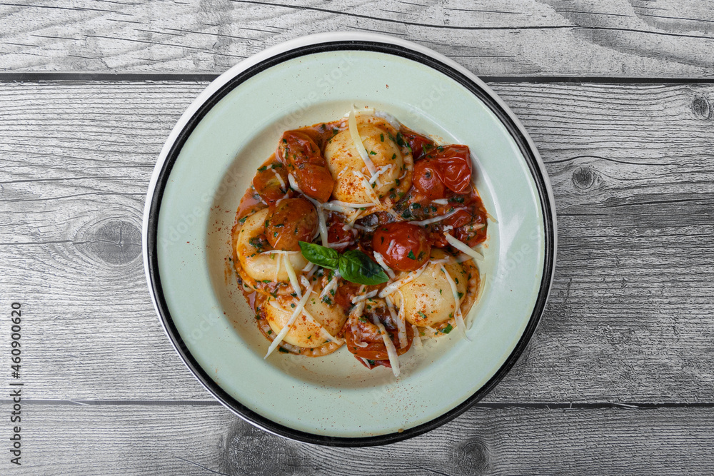 pasta with tomato sauce 