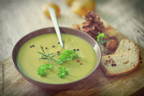 soupe de légumes vert, soupe de poireaux
 photo