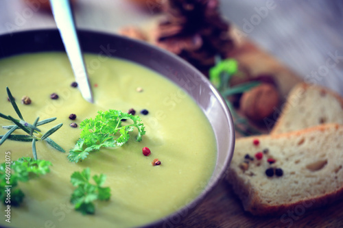 soupe de légumes vert, soupe de poireaux
 photo