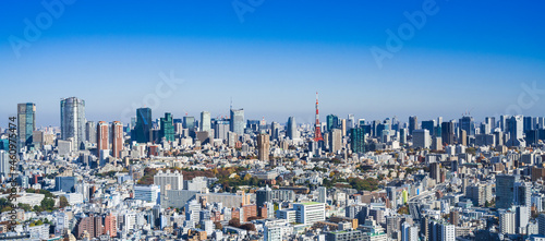 東京 青空と都市風景 ワイド