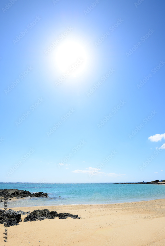 沖縄の綺麗な海　太陽