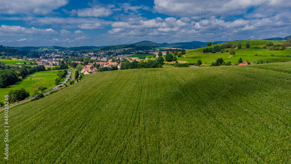 Fototapeta premium Spätsommerliche Getreideernte bei Schmalkalden - Thüringen - Deutschland