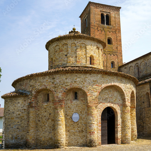 Photos Medieval church of San Giovanni at Vigolo Marchese and baptistery