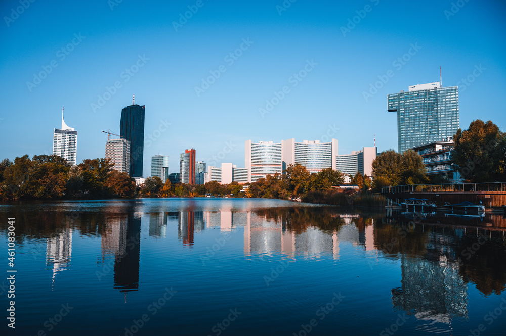 Naklejka premium Herbststimmung Kaiserwasser Wien