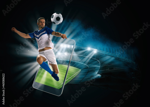 Fotografia Watch a live sports event on your mobile device